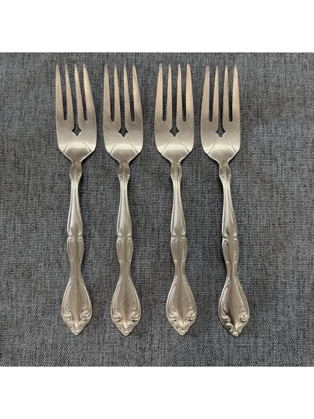 Set of 4 Oneida Cantata Glossy Salad Forks Stainless Flatware Community